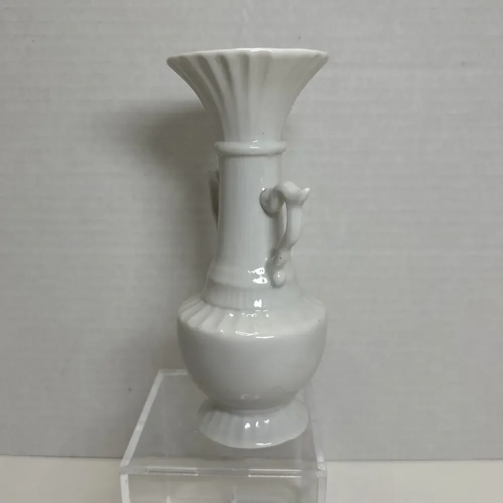 Vtg White Porcelain Bud 6